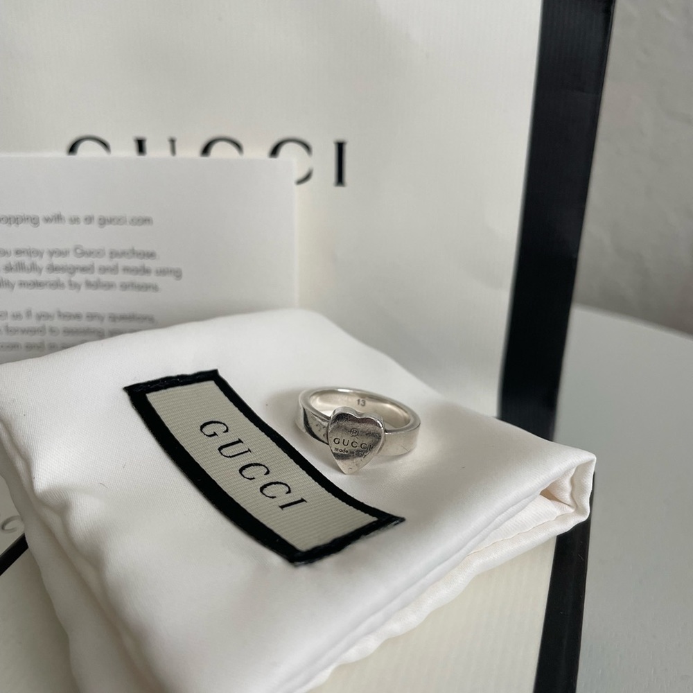 Gucci Trademark Heart Ring - Picture 3 of 5